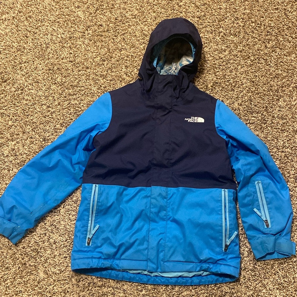 Used north face Boy’s S(7/8) dryvent, insulated ski/snowboard jacket.